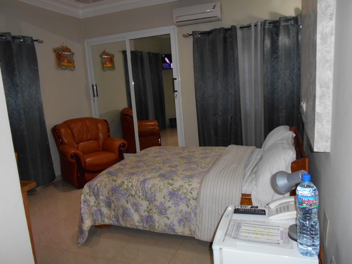 Agla Hotel Lomé Eksteriør billede